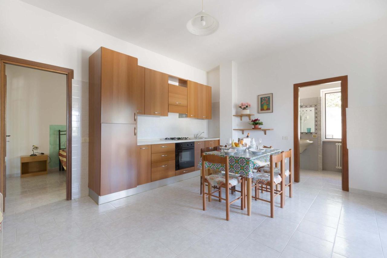 Il Bacio Del Sole By Barbarhouse Apartment Vieste Bagian luar foto